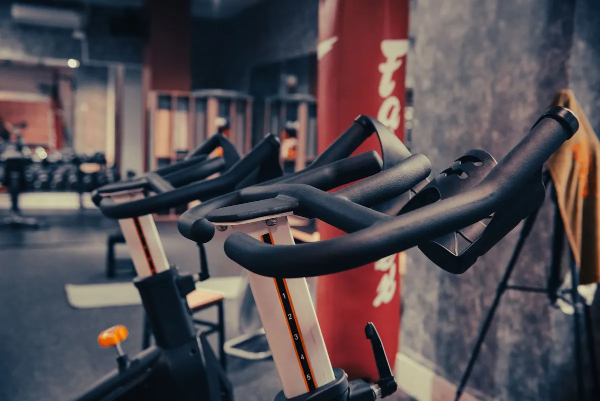 Bicicleta de spinning para casa: cómo elegirla sin equivocarte