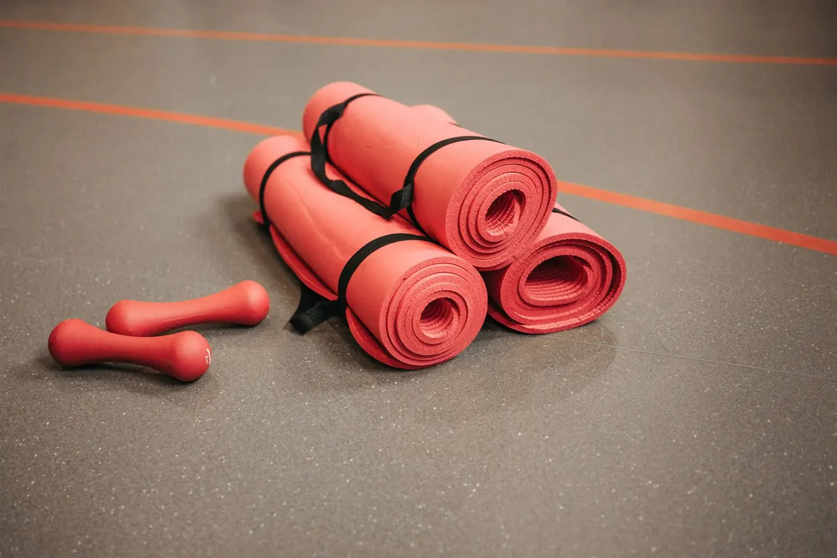 Esterilla de yoga: cómo elegir grosor, material y agarre