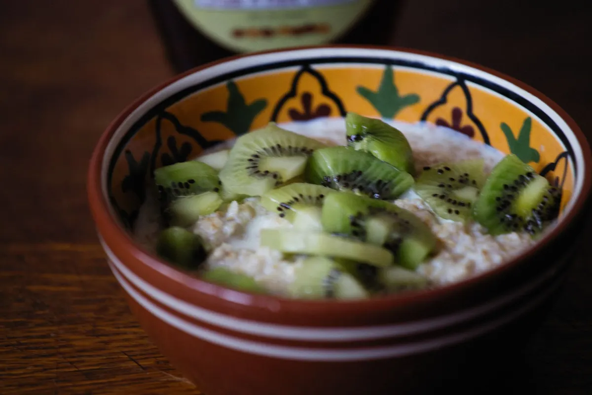 Qué comer antes de entrenar: guía por horarios y tipo de sesión